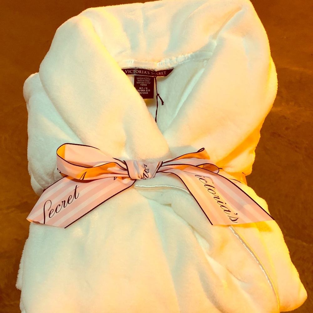 Victoria’s Secret White Plush Robe